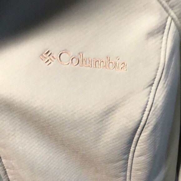 Ladies Columbia hooded jacket size small light dirty cuffs and one spot should w - Picture 3 of 6